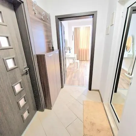 Flat 85 - 85 Inches Tv Warna