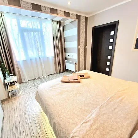 Flat 85 - 85 Inches Tv Apartment