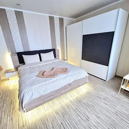 Flat 85 - 85 Inches Tv Daire Varna